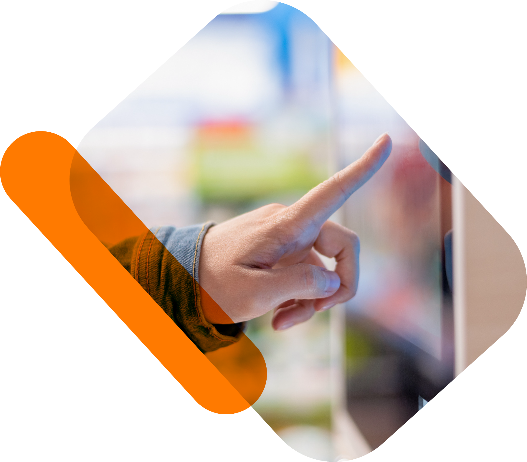 Main utilisant un écran tactile